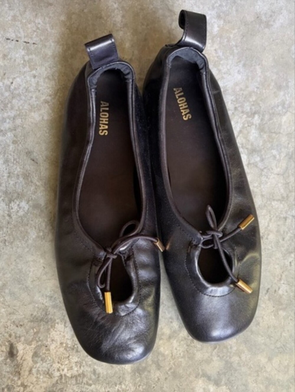 ALOHAS Black Leather Ballet Flats with Gold-Tip Drawstring - Picture 2 of 3